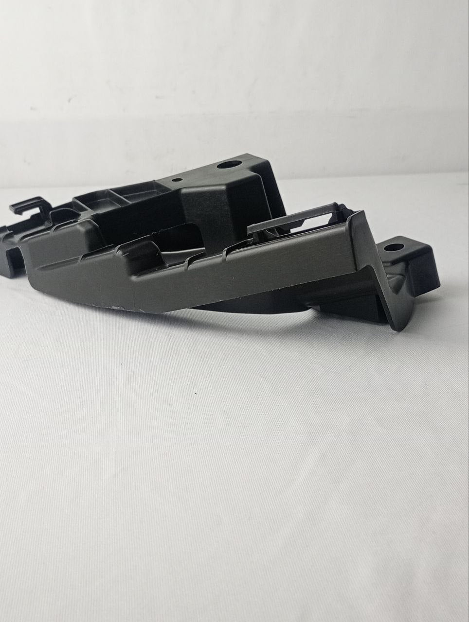 Suporte Para-choque Dianteiro Direito Honda HR-V 2022/2025 Novo