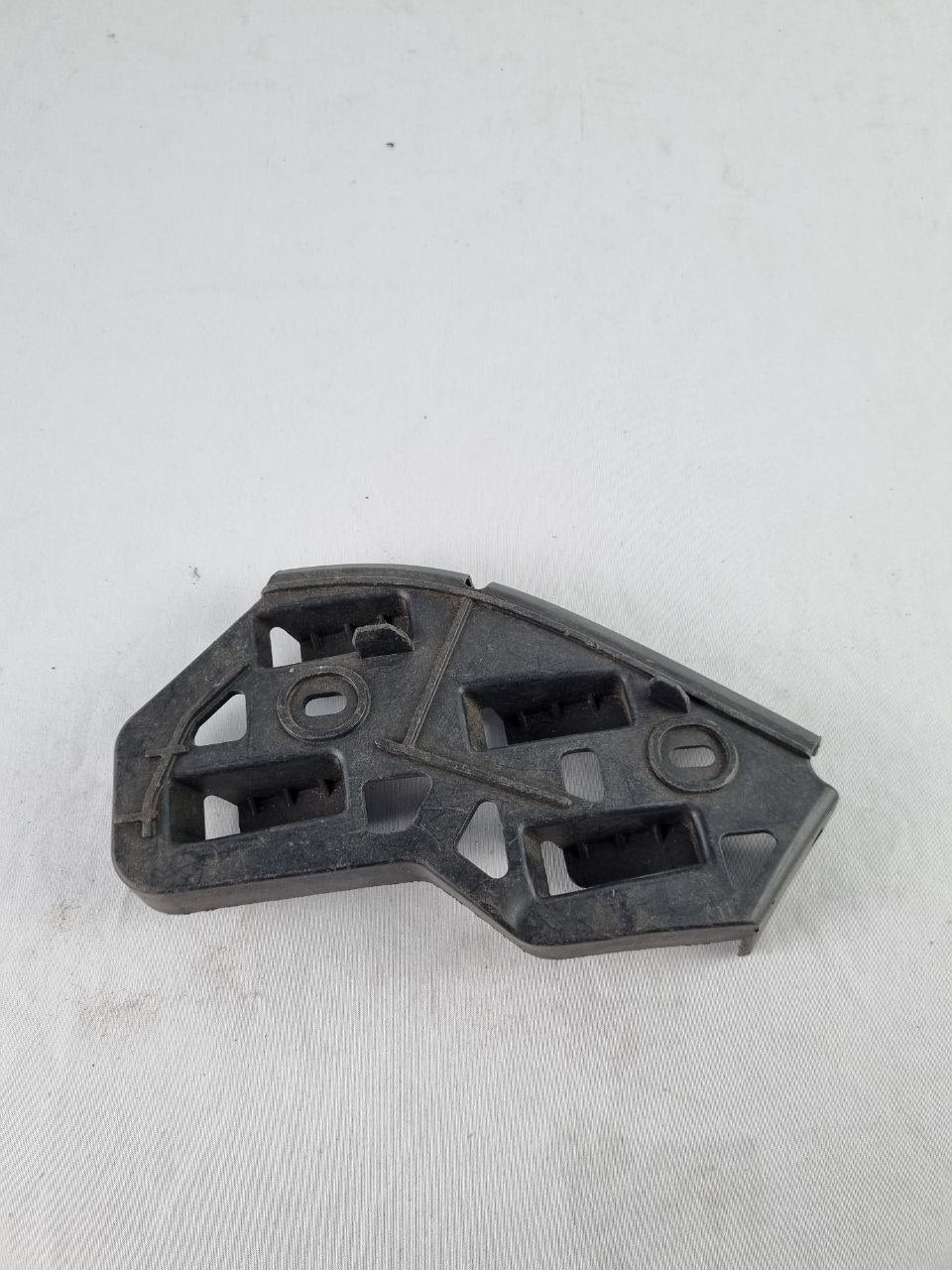 Suporte Guia Para-choque Diant Dir Volkswagen Polo 2007/2014