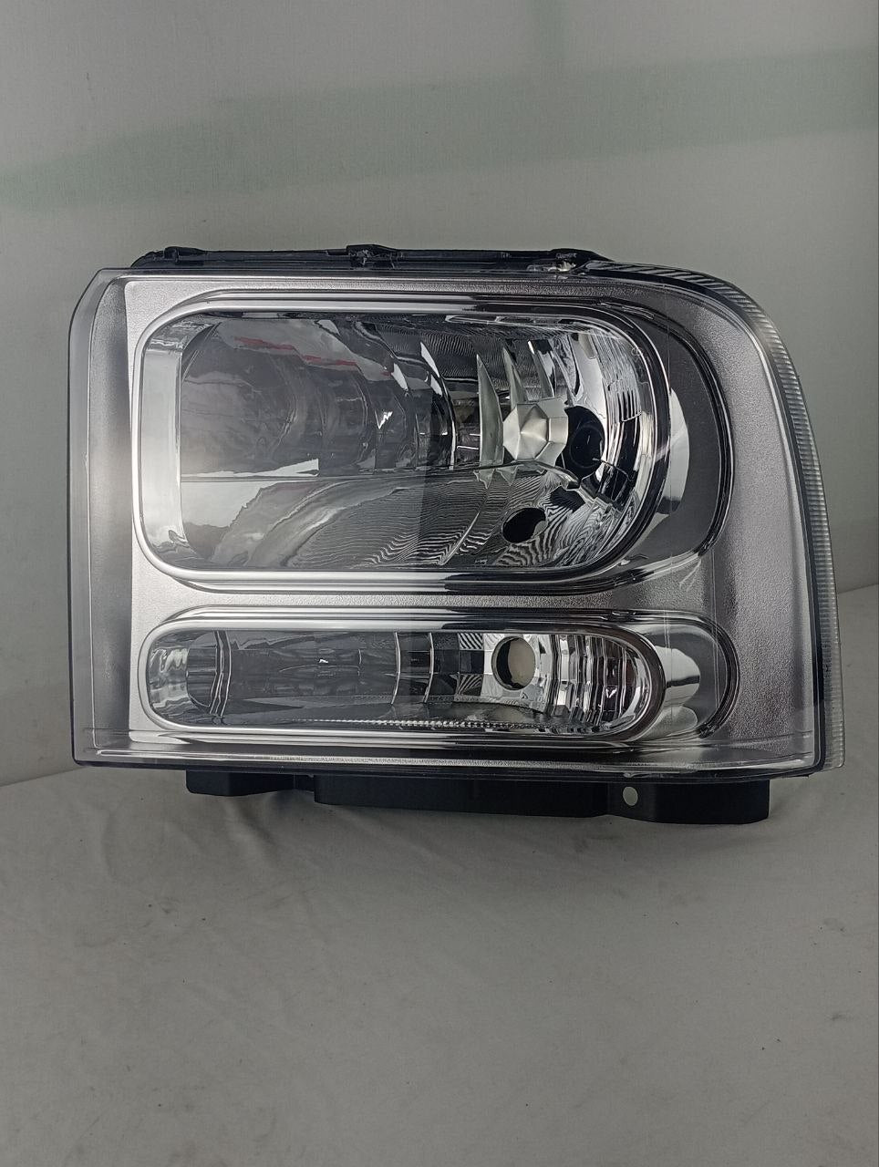 Farol Diant Esq Ford F-250 F-350 F-450 2005/2007