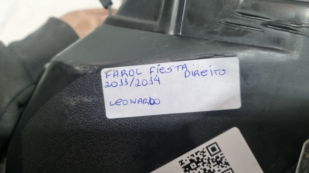 Farol Diant Dir Ford Fiesta 2011/2014