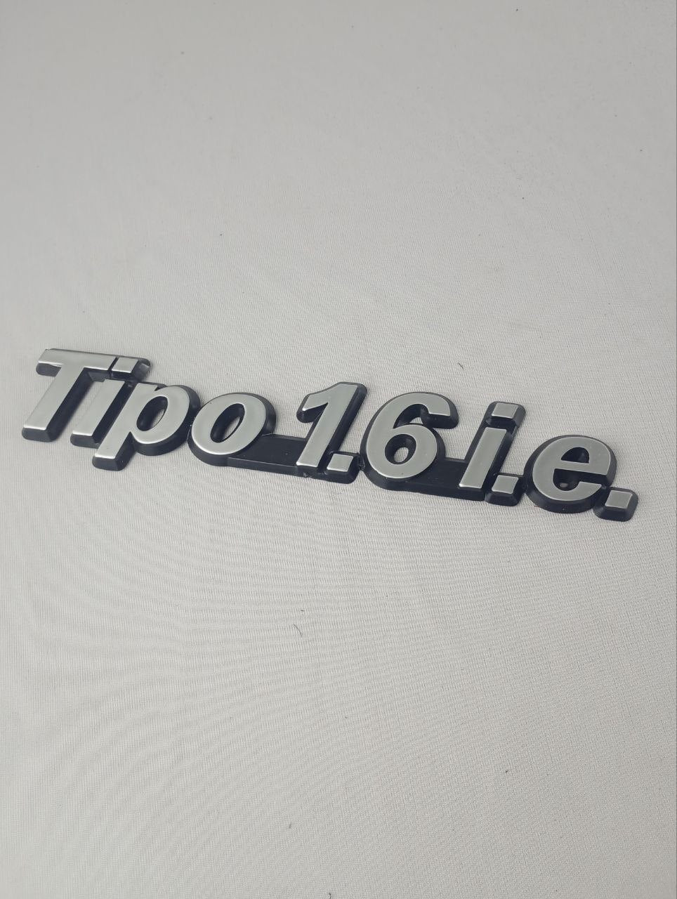 Emblema Traseiro Fiat Tipo 1.6 i.e. 1993/1995 Novo