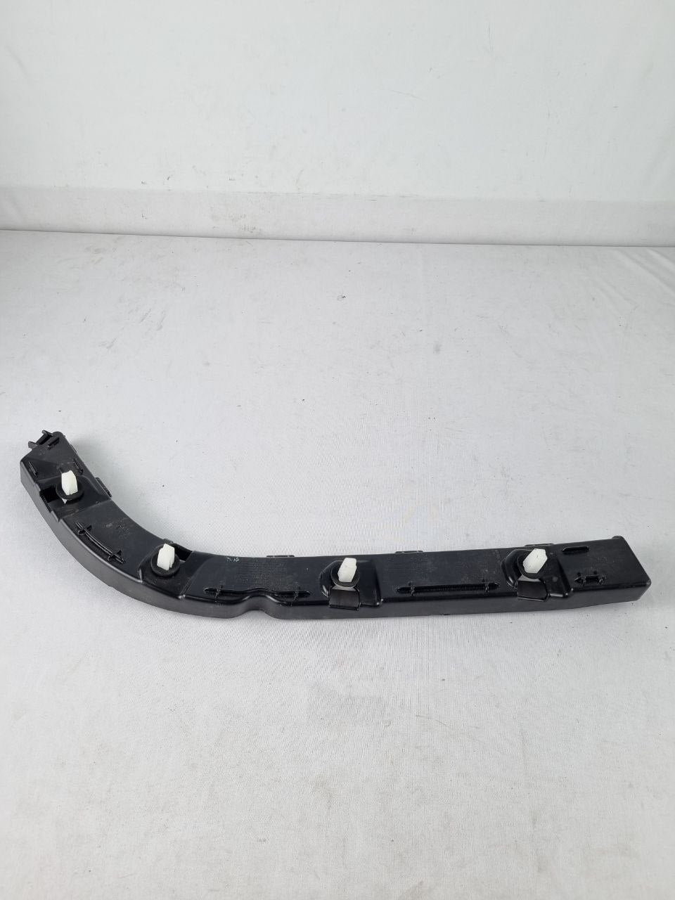 Guia Suporte Para-choque Tras Esq Hyundai HB20 Sedan 2012/2019
