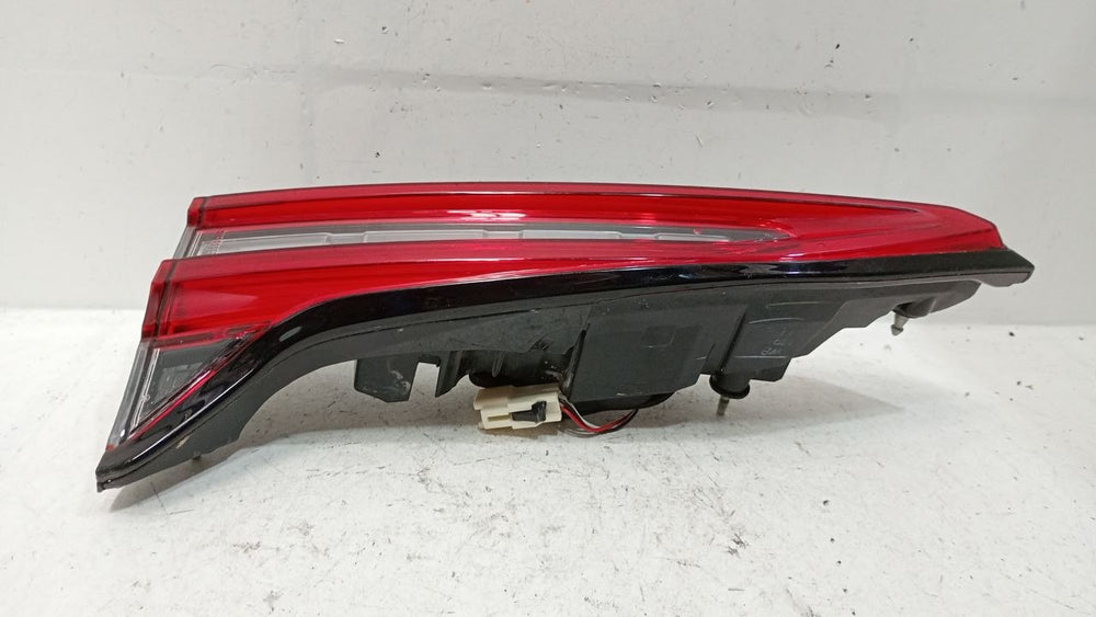 Lanterna Tras Tampa Esq Toyota Hilux SW4 2021/2025