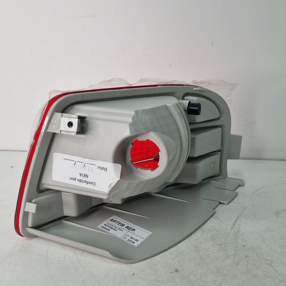 Lanterna Neblina Tras Esq Citroen Aircross 2011/2015