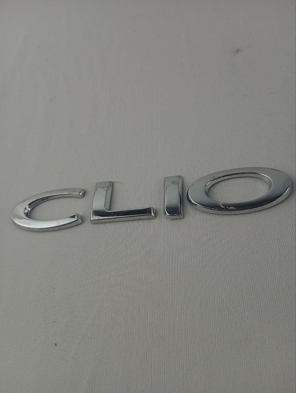 Emblema Traseiro Renault Clio 2013/2016 Novo