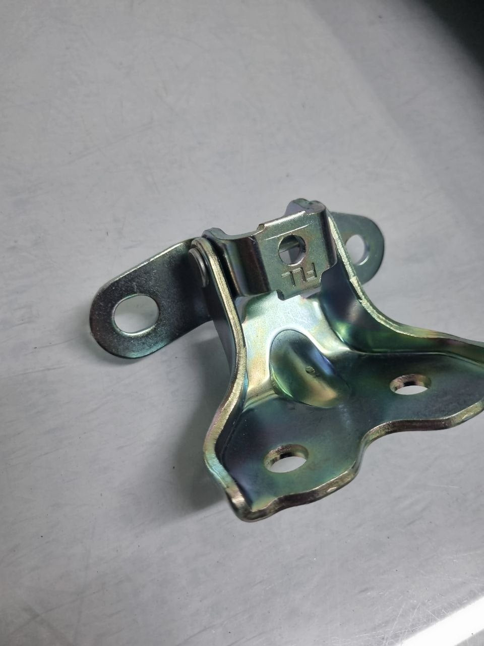 Dobradiça Porta Dianteira Hyundai HB20 2012/2019 Nova