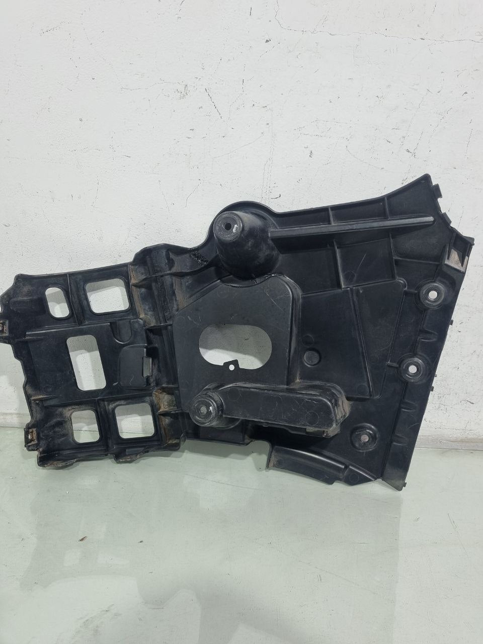 Guia Suporte Parachoque Traseiro Esq BMW X1 2008/2015 Usado