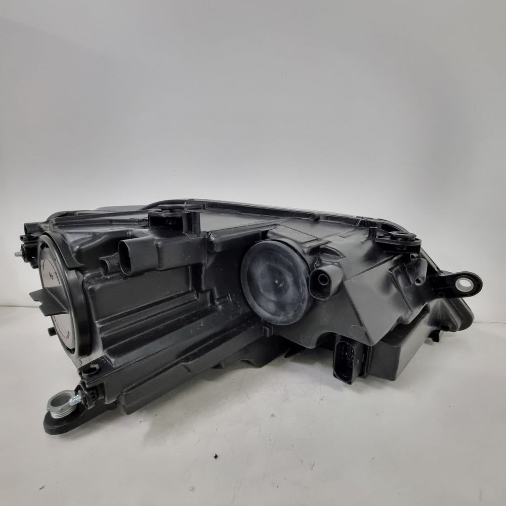 Farol lado esq sem léd jetta 2012 a 2016 novo