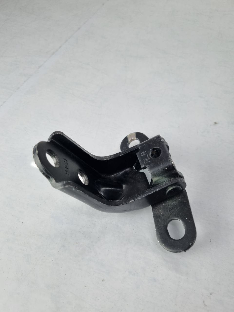 Dobradiça Porta Dianteira Direita Toyota/Hyundai Múltiplos Modelos Nova