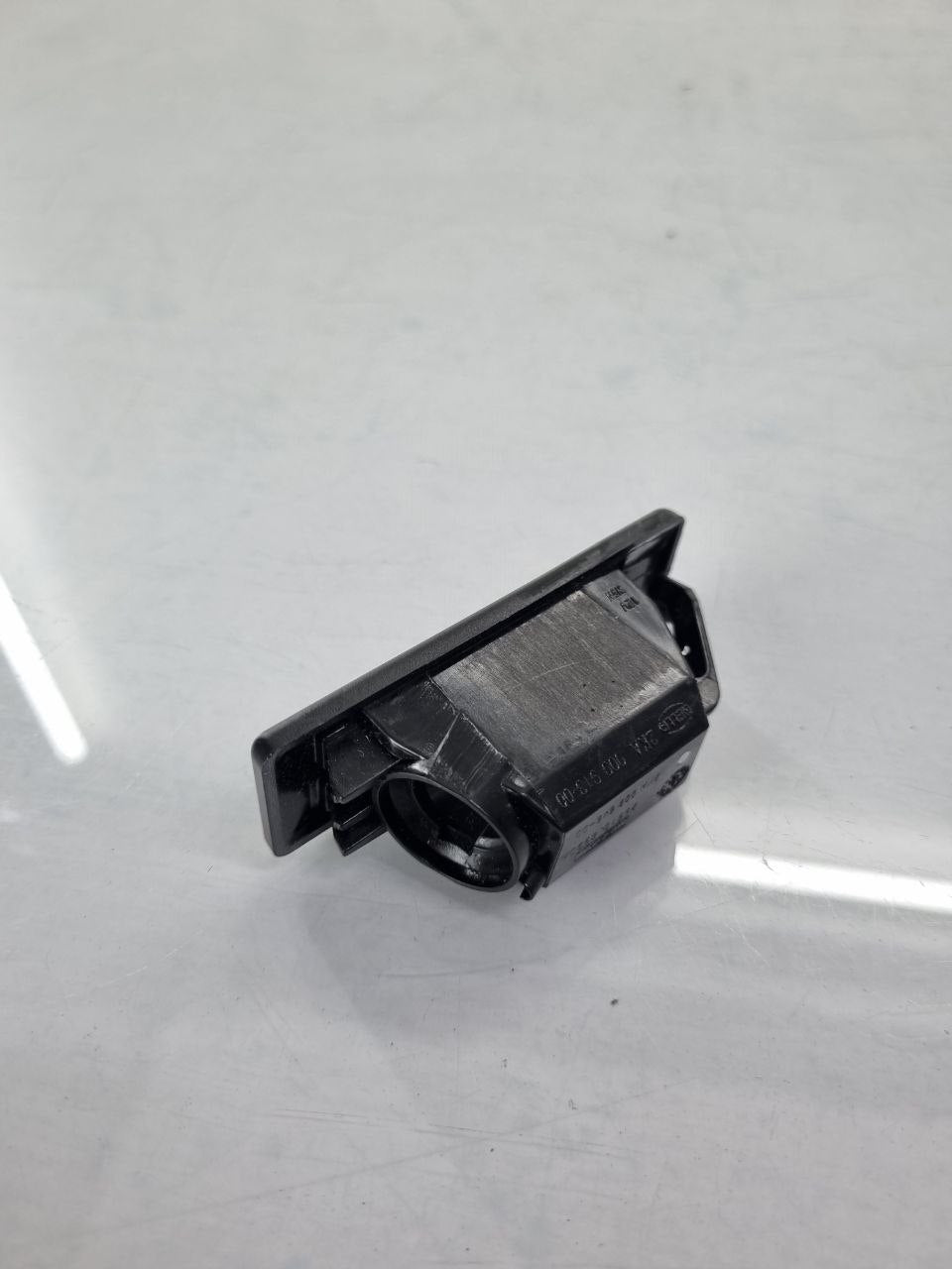 Lanterna Luz de Placa Nissan Versa/Kicks 2012/2024 Nova