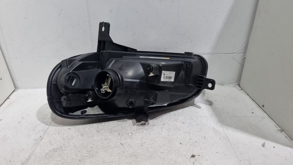 Farol Diant Dir Fiat Uno Vivace 2016/2019 - Original