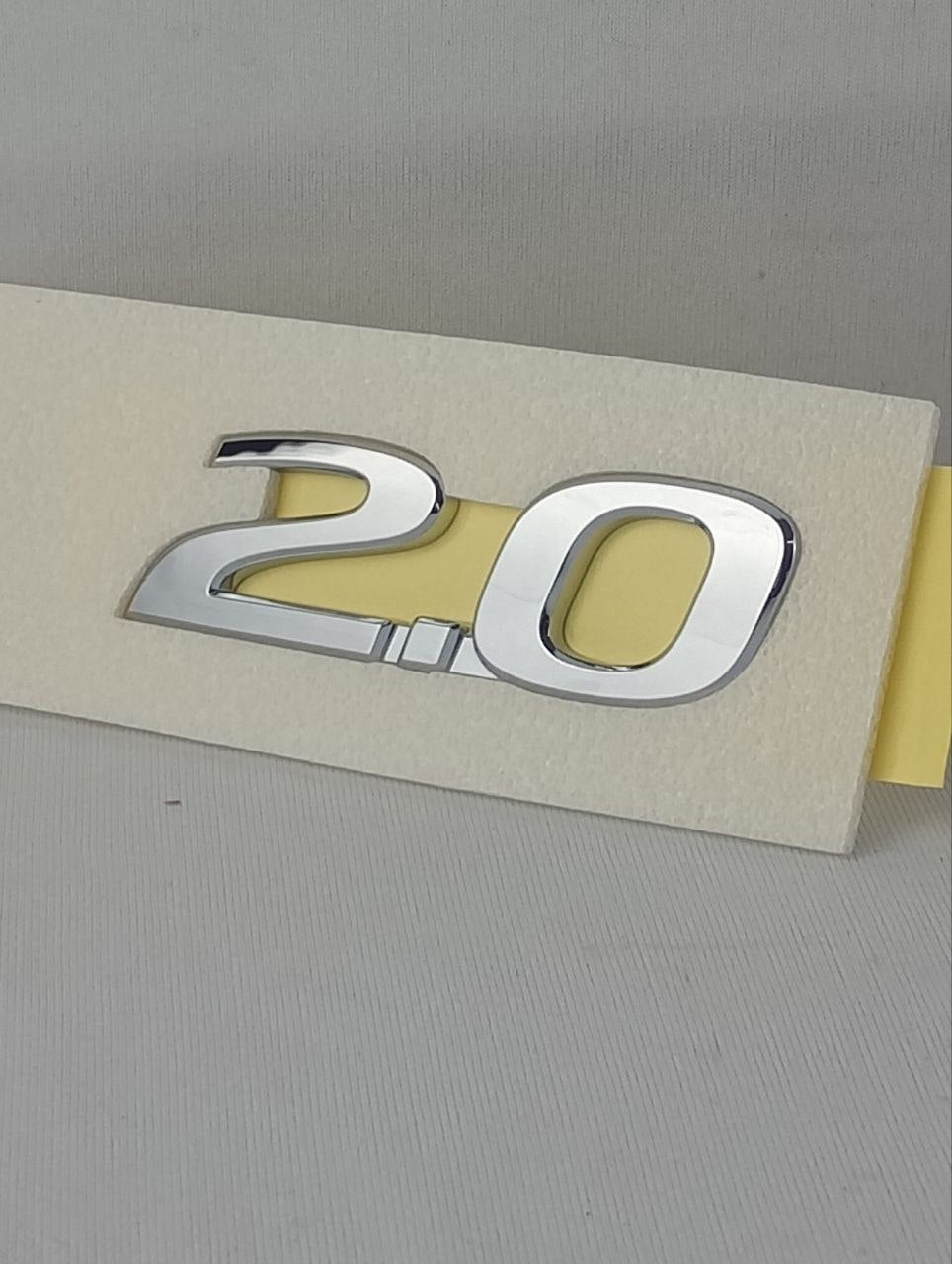 Emblema Tampa Traseira 2.0 Hyundai Creta 2017/2023 Novo