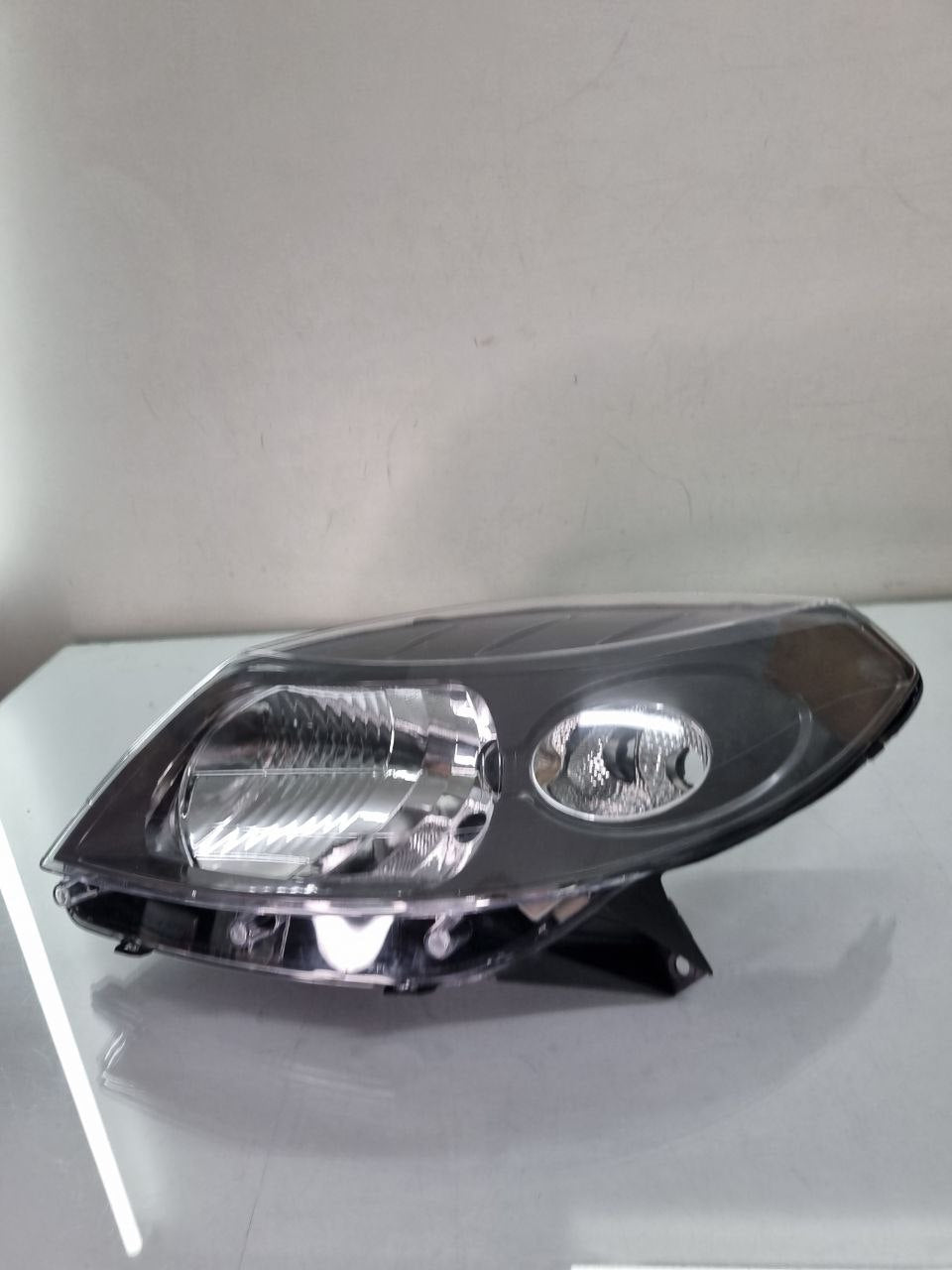 Farol Diant Esq Renault Sandero 2007/2012