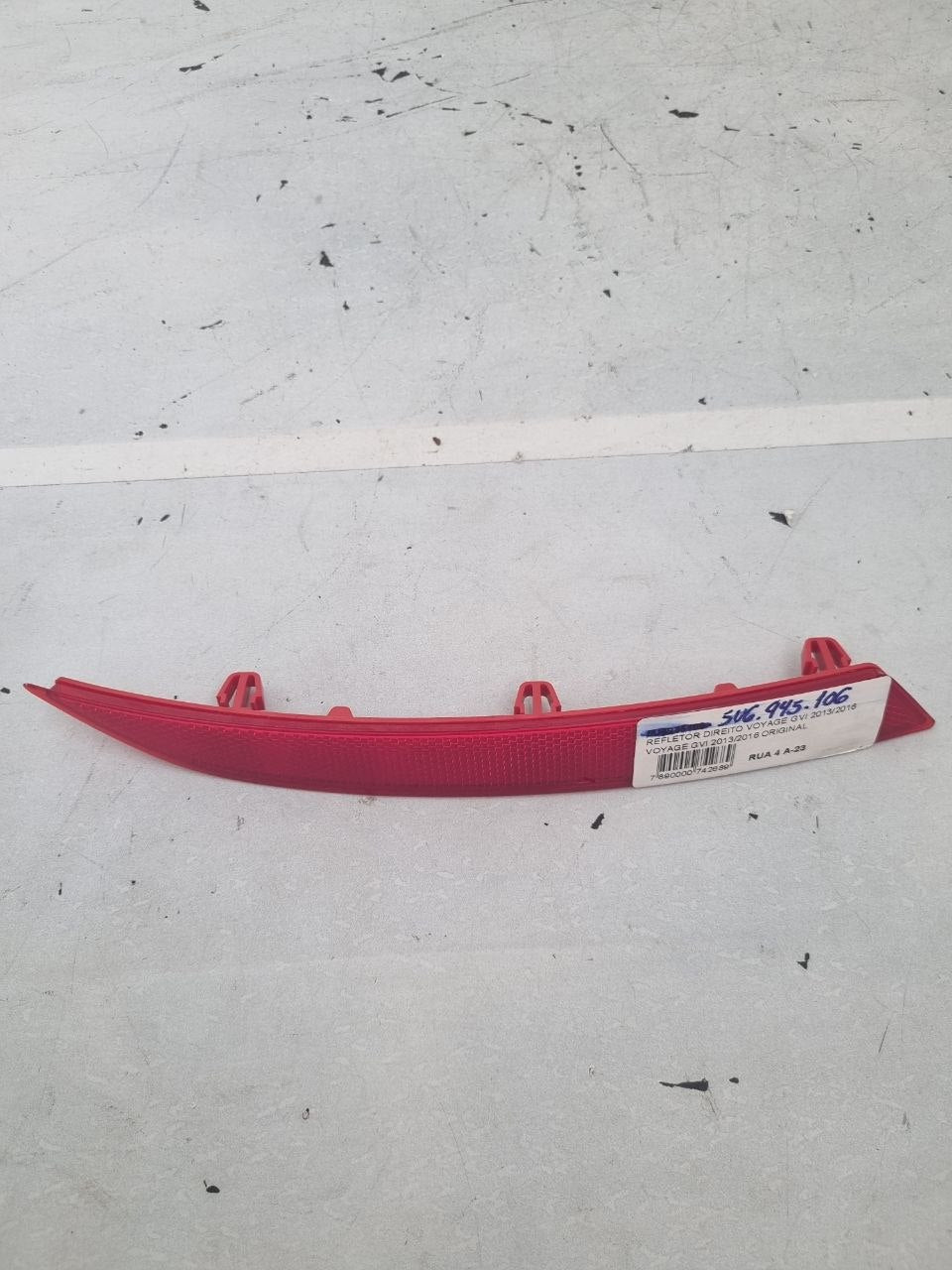Refletor Traseiro Dir Volkswagen Voyage 2013/2016 - Original