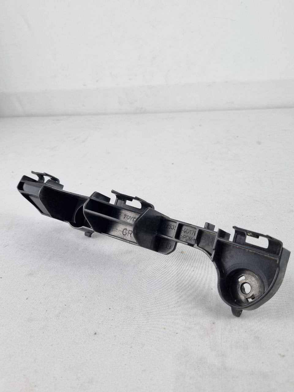 Suporte Guia Para-choque Diant Toyota Etios Cross 2013/2018