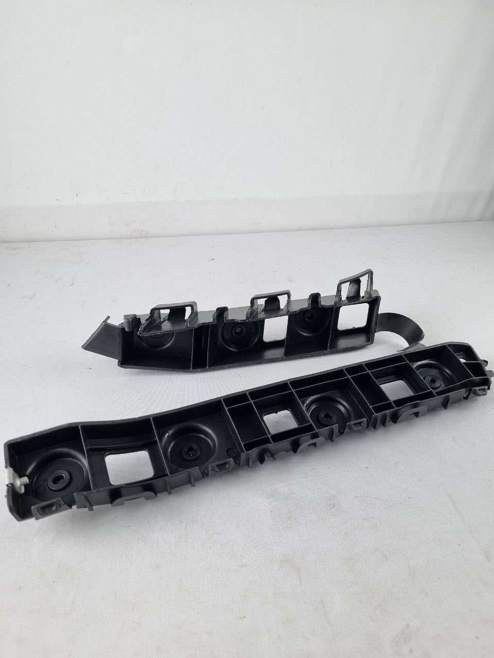 Suporte Guia Para-choque Tras Esq/Dir Chevrolet Prisma 2013/2016