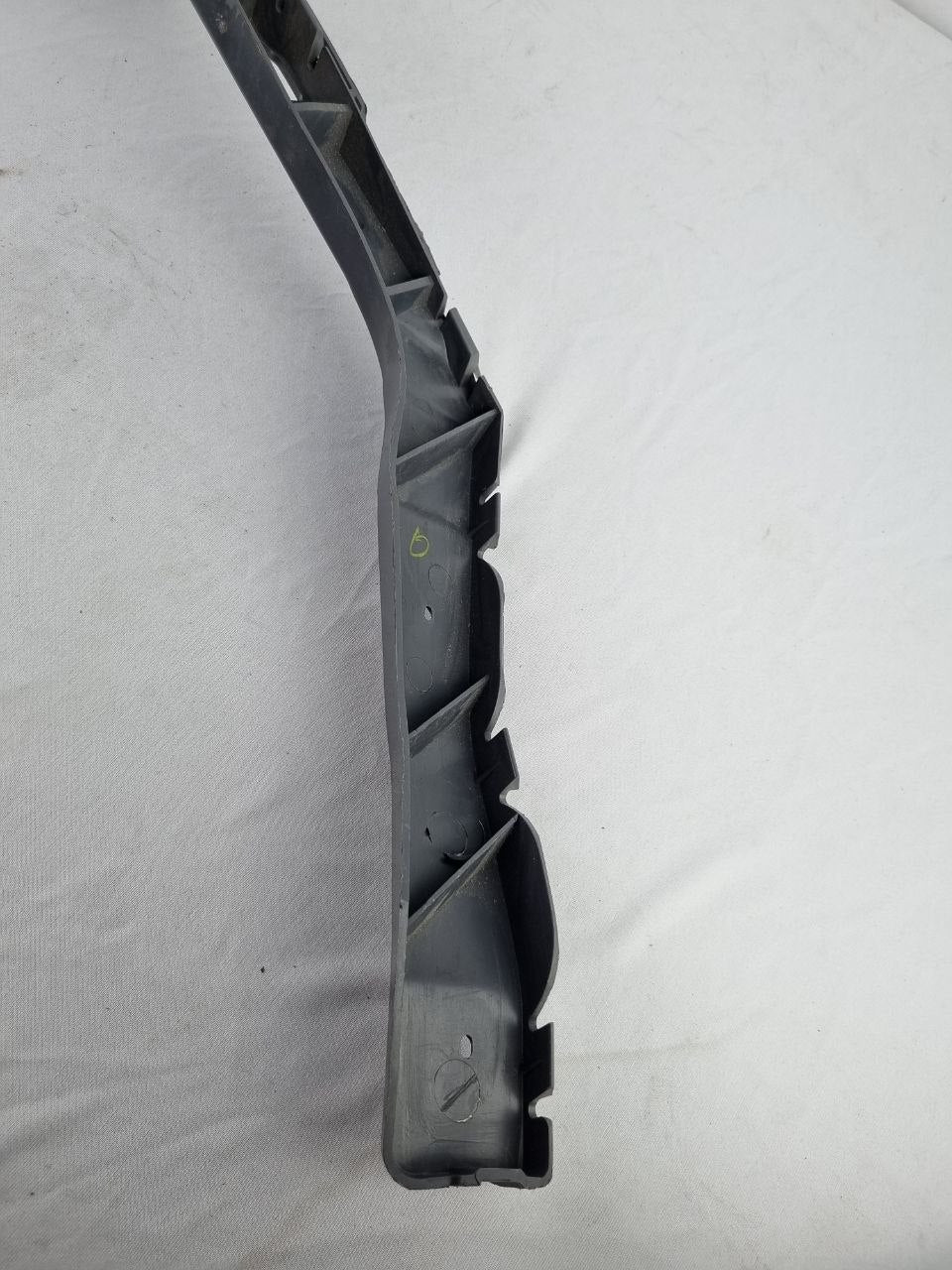 Suporte Guia Para-choque Tras Dir Chevrolet Prisma 2006/2012