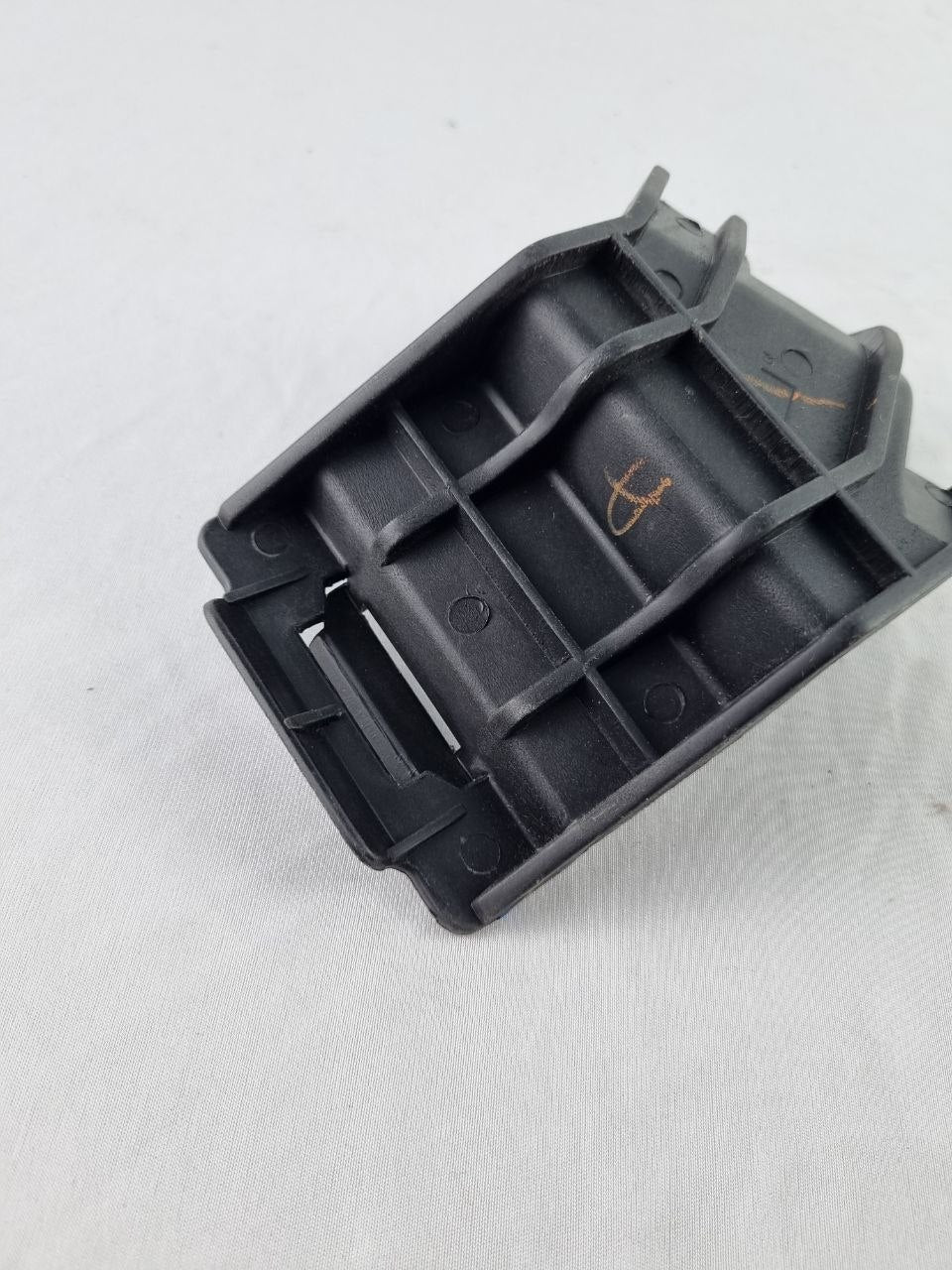 Suporte Fixação Farol Diant Toyota Hilux 2005/2015