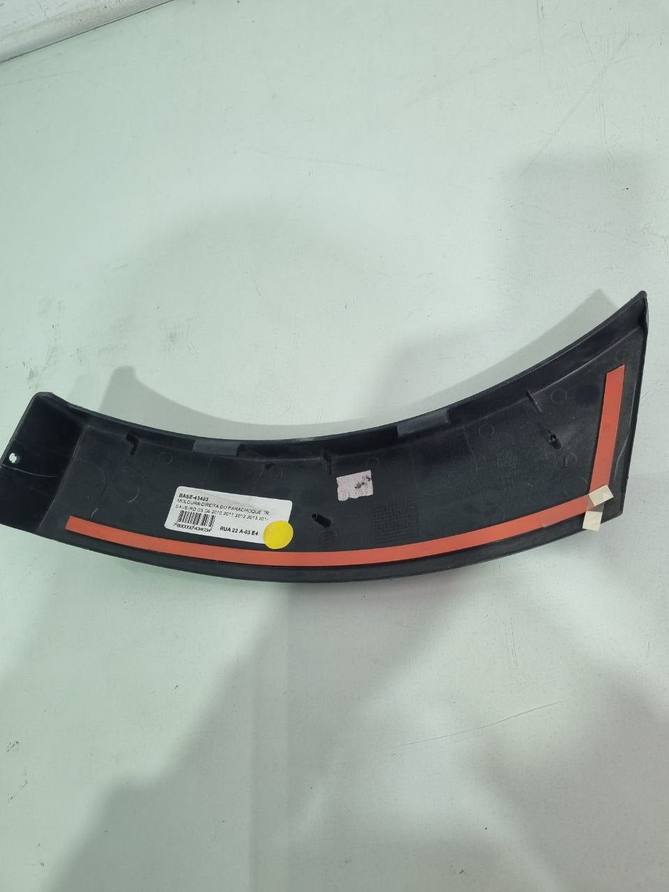 Moldura Parachoque Tras Dir Volkswagen Saveiro G5 G6 2010/2014
