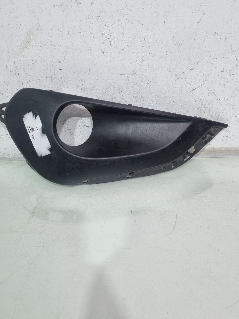 Moldura Farol de Milha Esquerda Peugeot 208 2016/2019 Usado