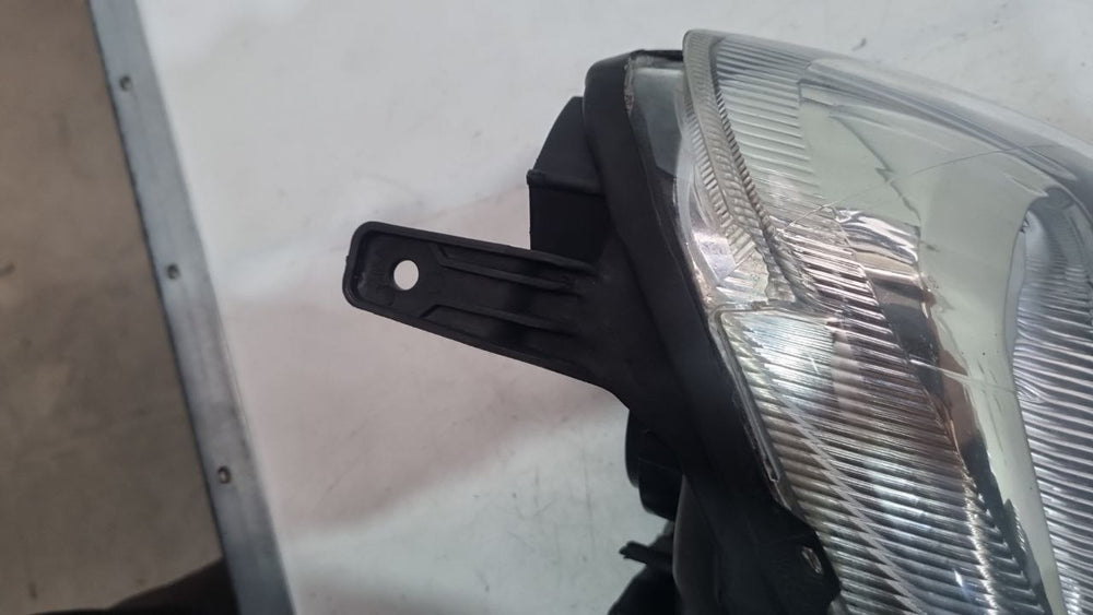 Farol Diant Esq Toyota Etios 2012/2025