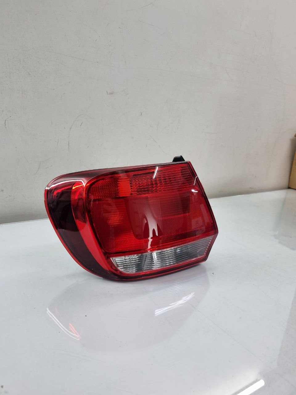 Lanterna Tras Esq Volkswagen Gol GVI 2013/2023