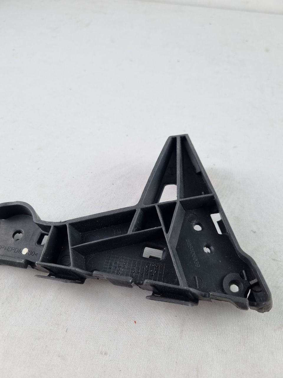 Suporte Guia Para-choque Diant Esq Chevrolet Vectra 2006/2012