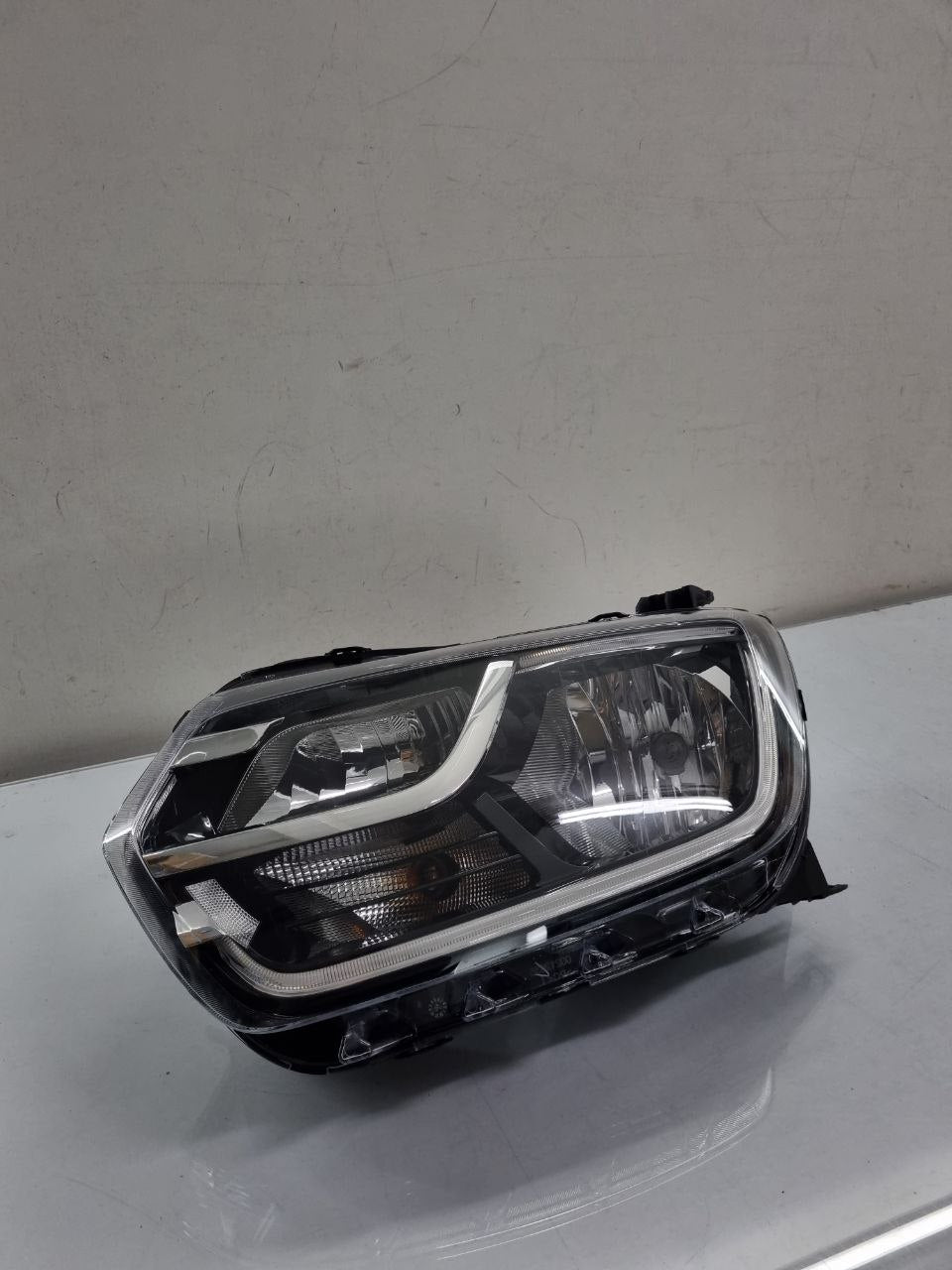 Farol Esquerdo Duster 2020/2022 Masc Negra C/Led