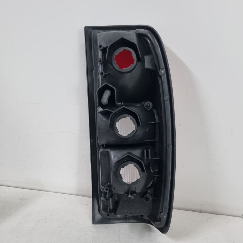Lanterna Tras Esq Nissan Frontier 2003/2007