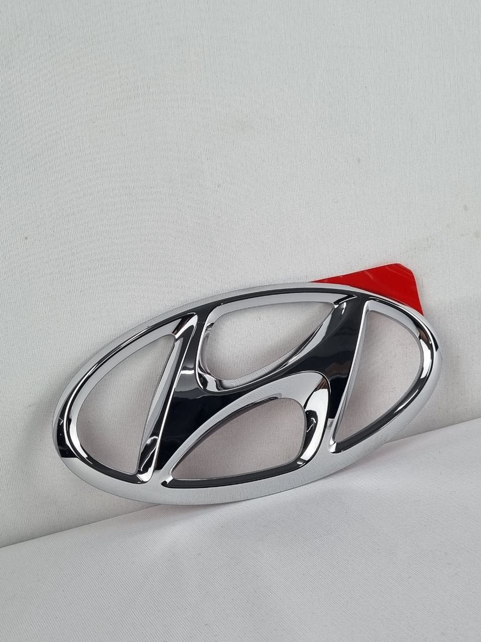 Emblema Tampa Traseira Hyundai HB20/Creta 2013/2022 Novo