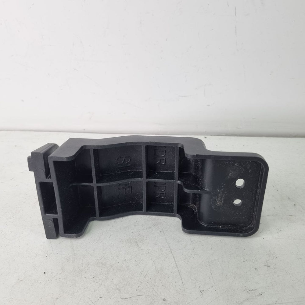 Suporte Guia Para-choque Tras Dir Hyundai HB20 2013/2019