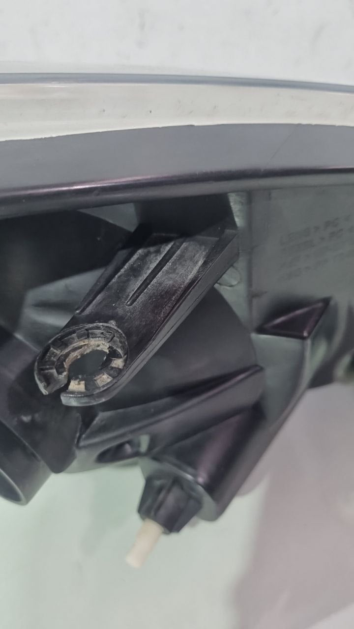 Farol Diant Esq Renault Sandero 2013/2014 Usado
