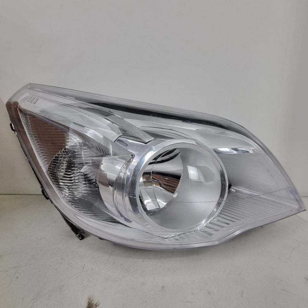 Farol lado direito cromado Montana 2013 a 2020