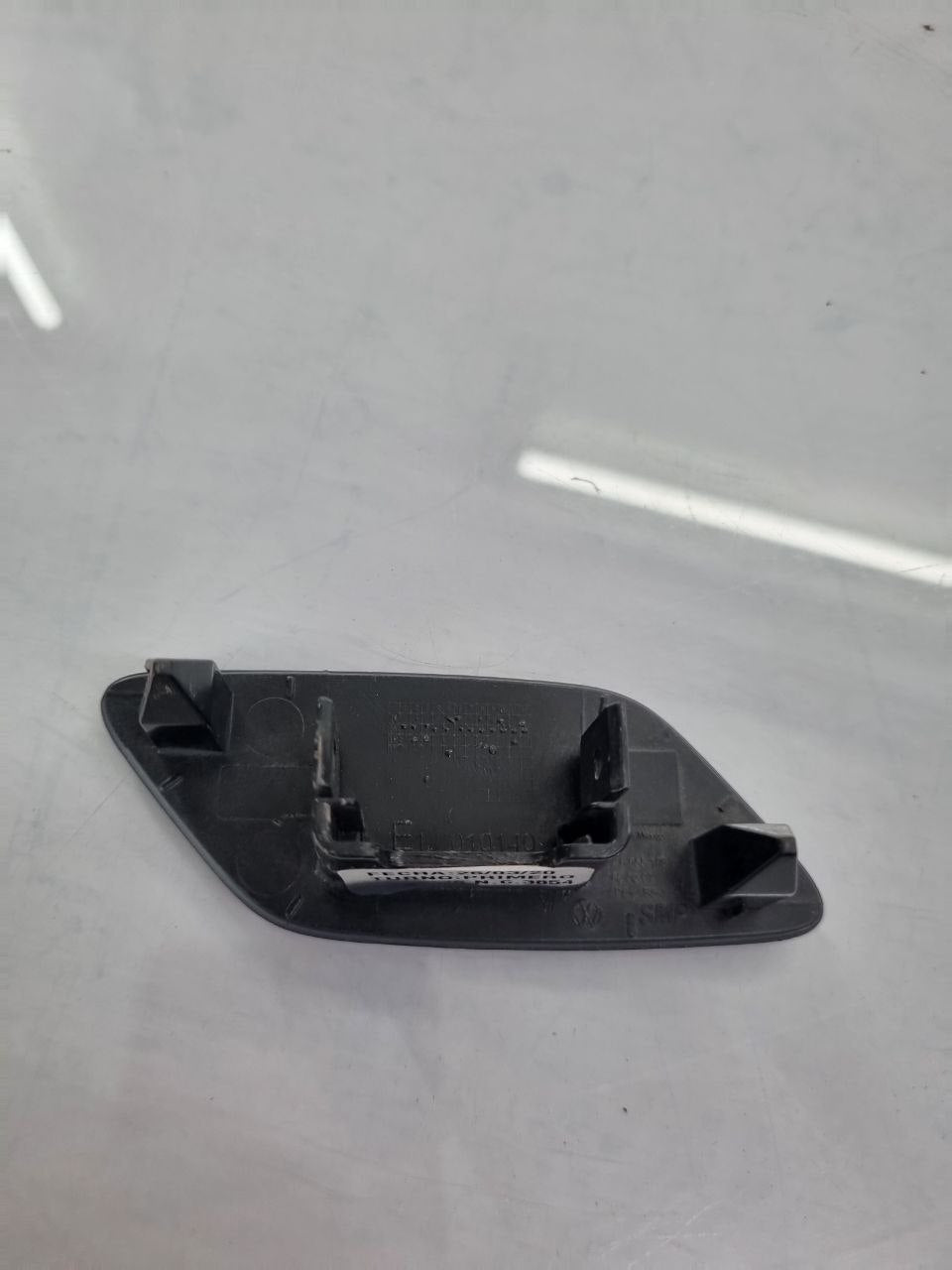 Tampa Bico Lavador Farol Volkswagen/Audi Varios Modelos 2018/2023 Nova