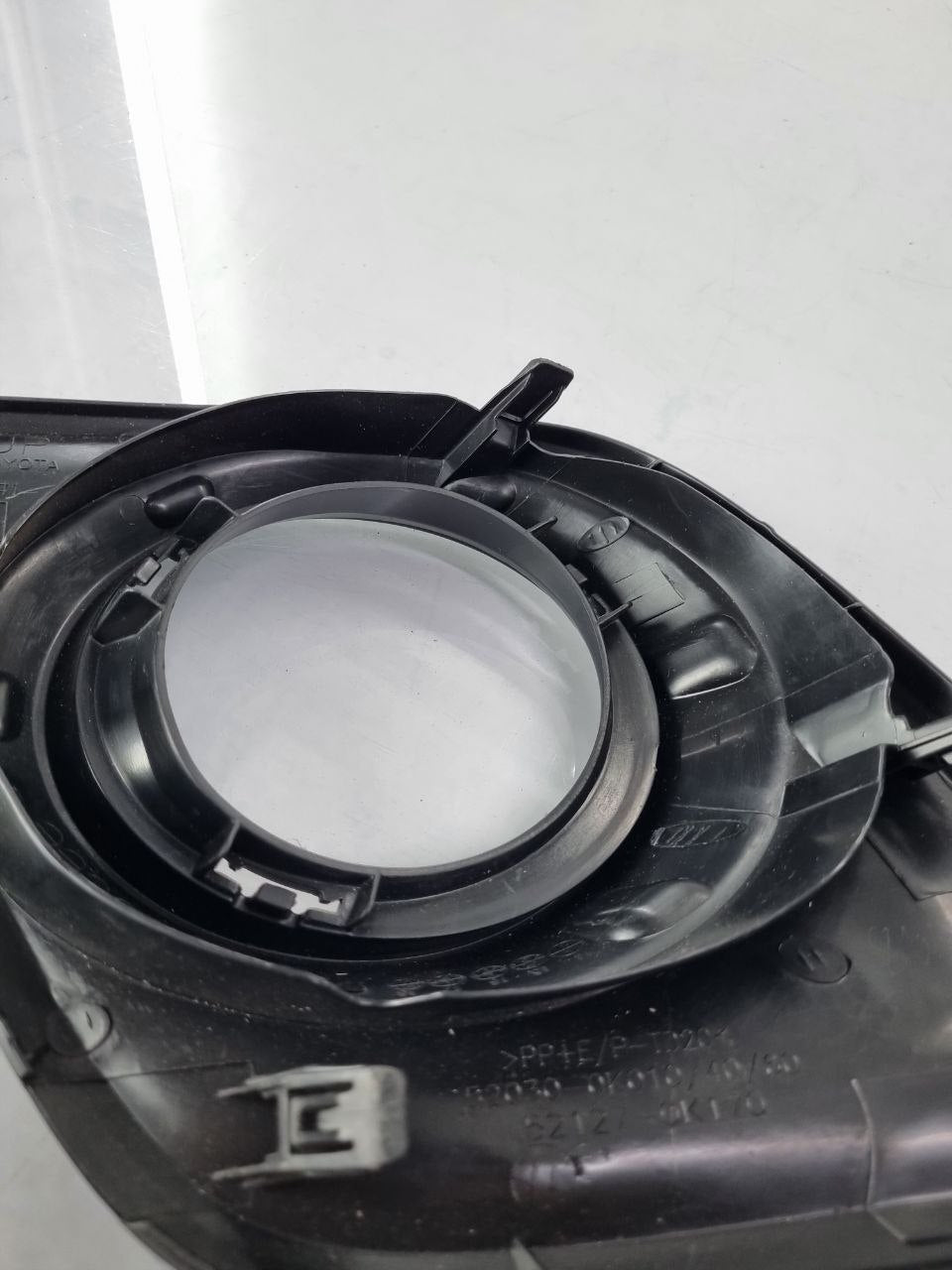 Moldura Farol de Milha Dir Toyota Hilux 2016/2018