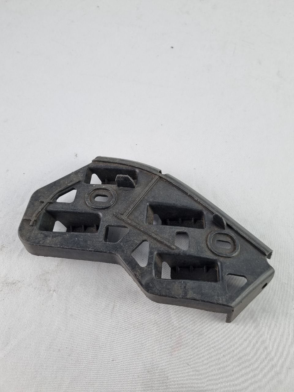 Suporte Guia Para-choque Diant Dir Volkswagen Polo 2007/2014