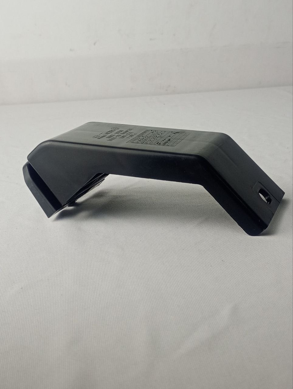 Suporte Guia Central Inferior Para-choque Traseiro Hyundai HB20 2012/2019 Novo