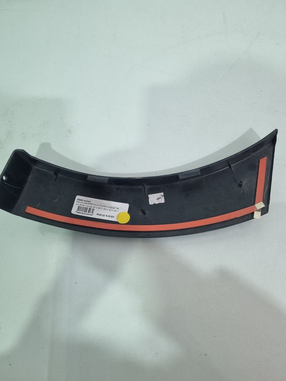 Moldura Parachoque Tras Dir Volkswagen Saveiro G5 G6 2010/2014