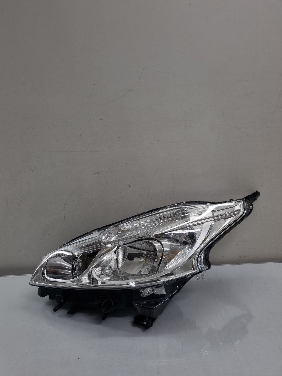 FAROL ESQUERDO 208 2013/2016 ORIGINAL