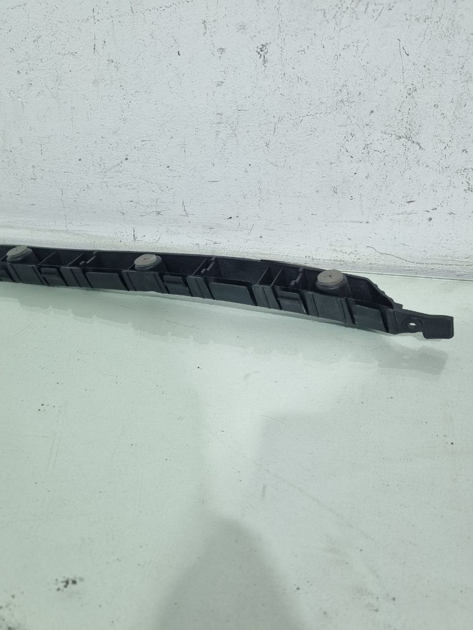 Guia Parachoque Traseiro Direito Chevrolet Cruze Sedan 2012/2016 Usado