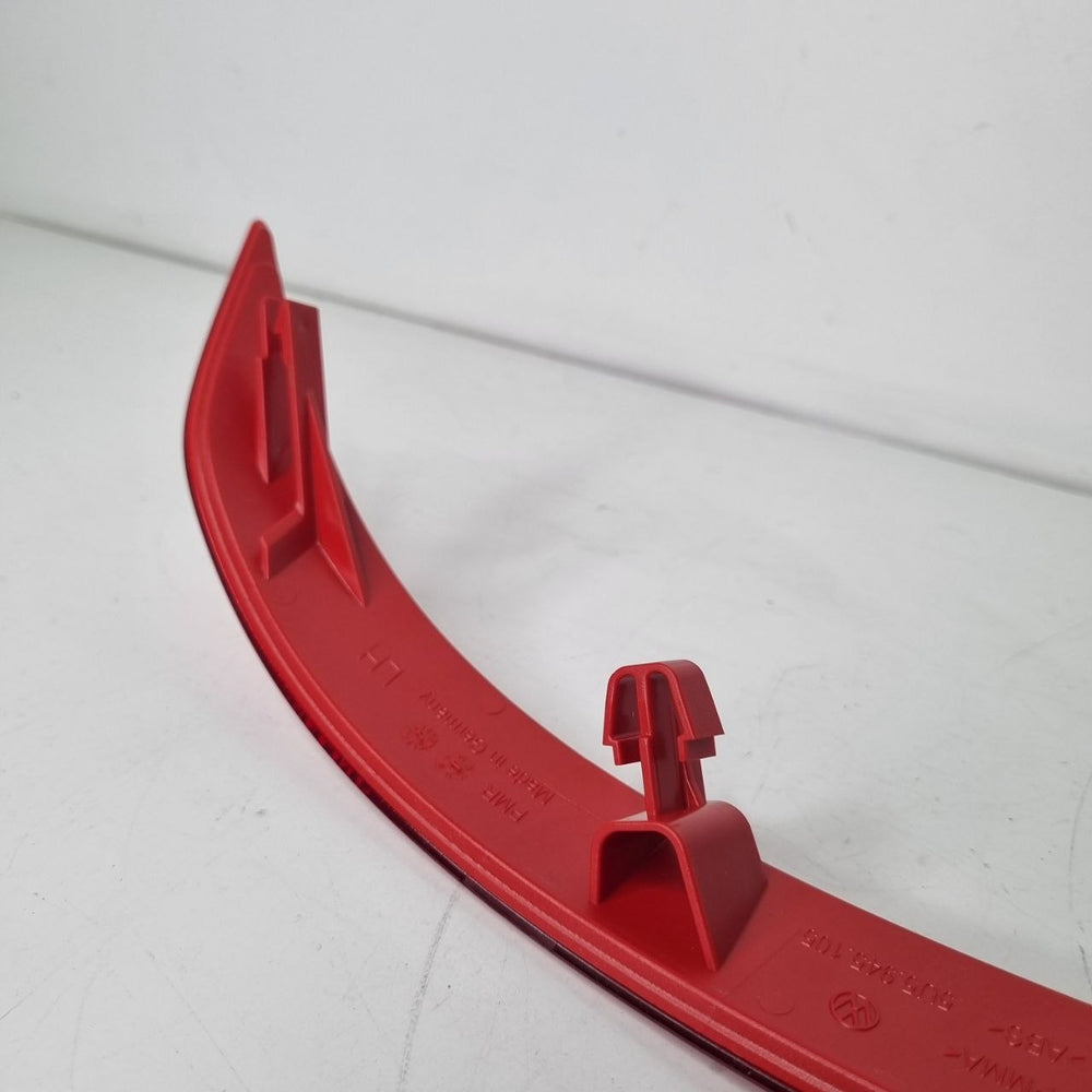 Refletor Para-choque Traseiro Esquerdo VW Voyage 2013/2022 Novo