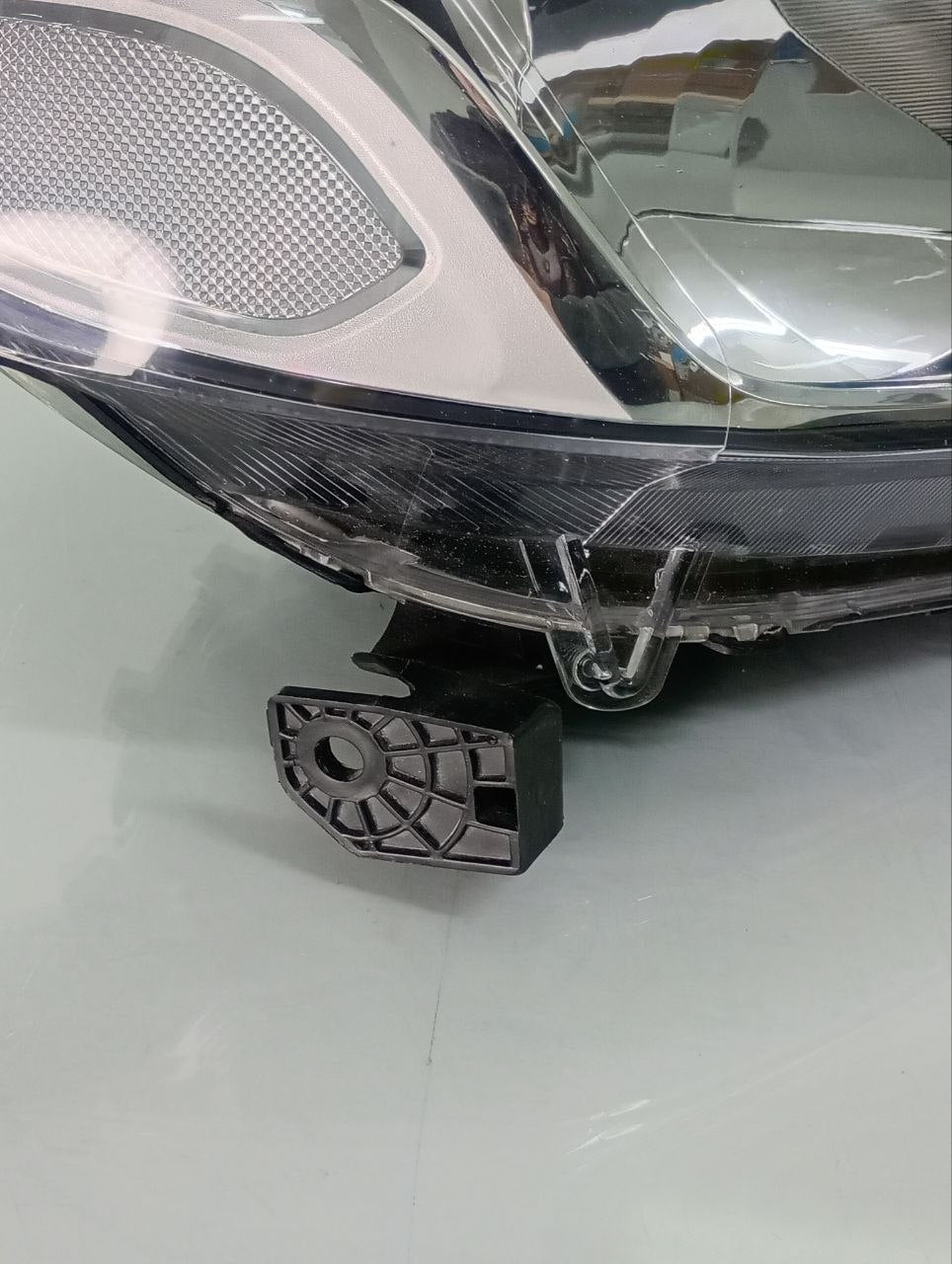 Farol direito fit 2015/
Fit TYC