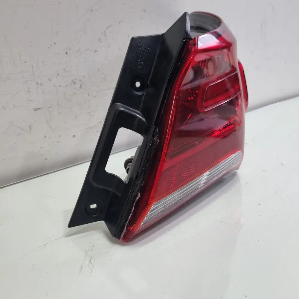 Lanterna Do Lado Direito Chevrolet Prisma Modelos 2017/2019
