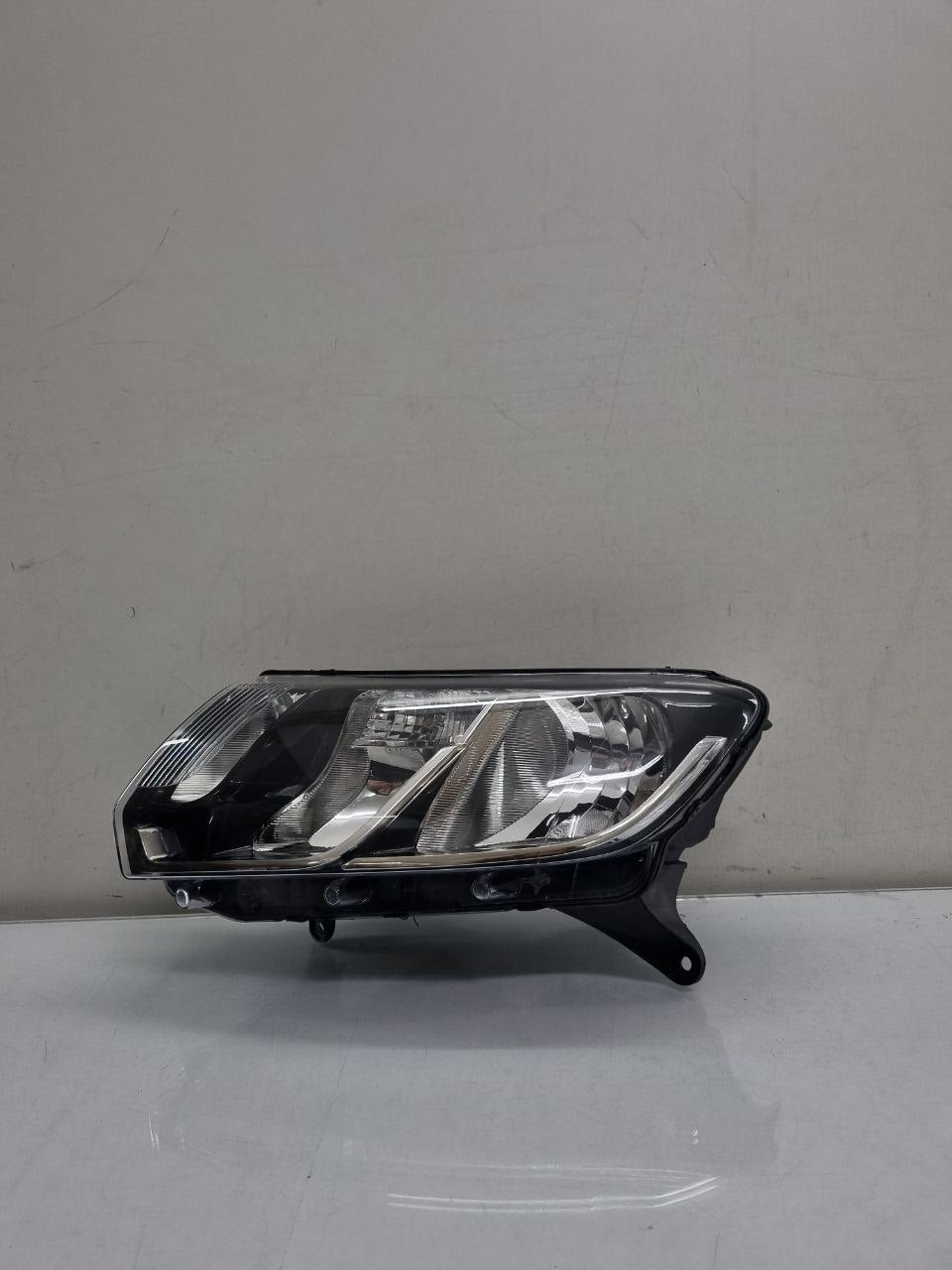 Farol Esquerdo Sandero 2014/2017 Arteb