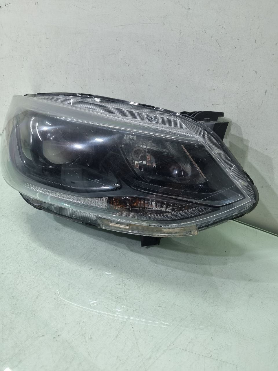 Farol Dianteiro Direito Chevrolet Onix Turbo 2020/2024 Usado