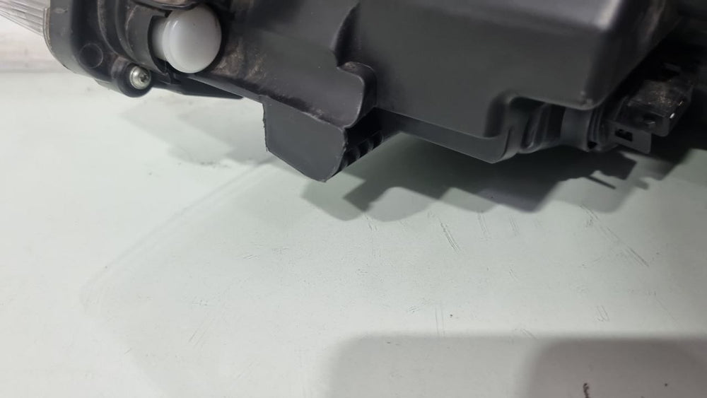 Farol Diant Dir VW Polo Track 2023/2024 Usado