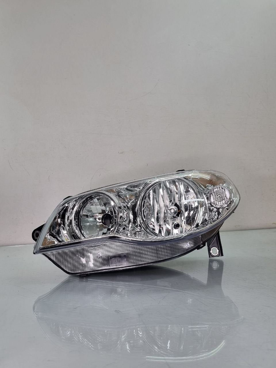 Farol Diant Esq Fiat Palio 2004/2007