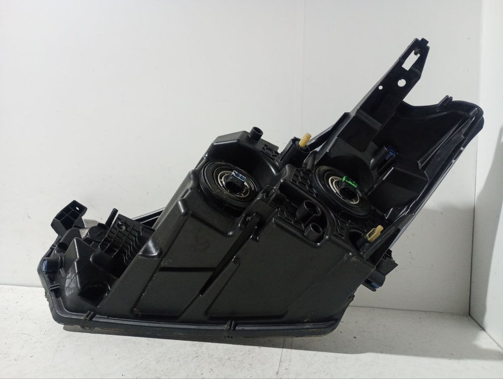 Farol lado direito sem léd kicks 2016 a 2021