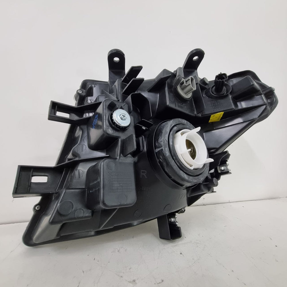 Farol Diant Dir Nissan Frontier 2008/2016