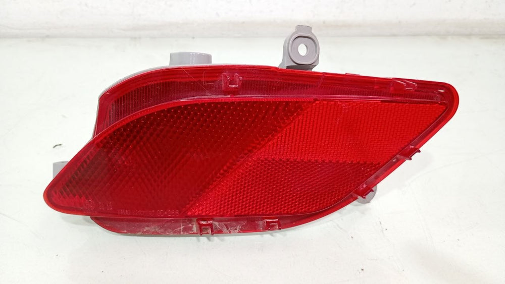 Lanterna Tras Neblina Esq Toyota Yaris Sedan 2018/2025